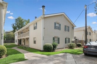 Building Photo - 737 Heavens Dr