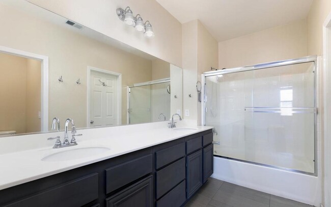 Building Photo - 6313 Avenida De Las Vistas