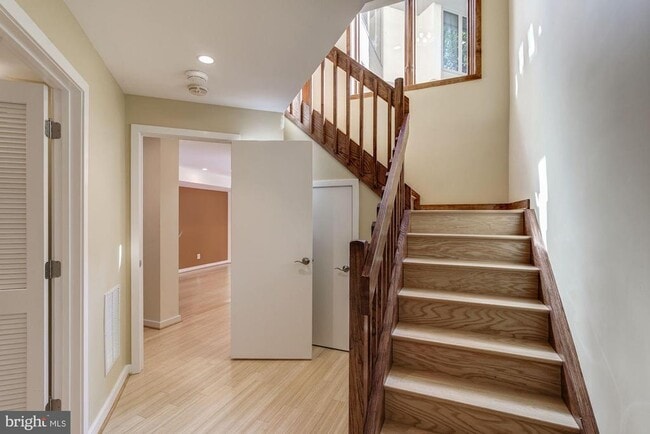 Building Photo - 1325 Darnall Dr