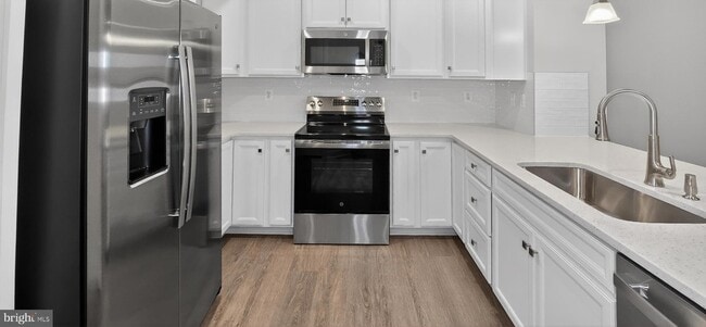 Building Photo - 2542 -A Verona Pl