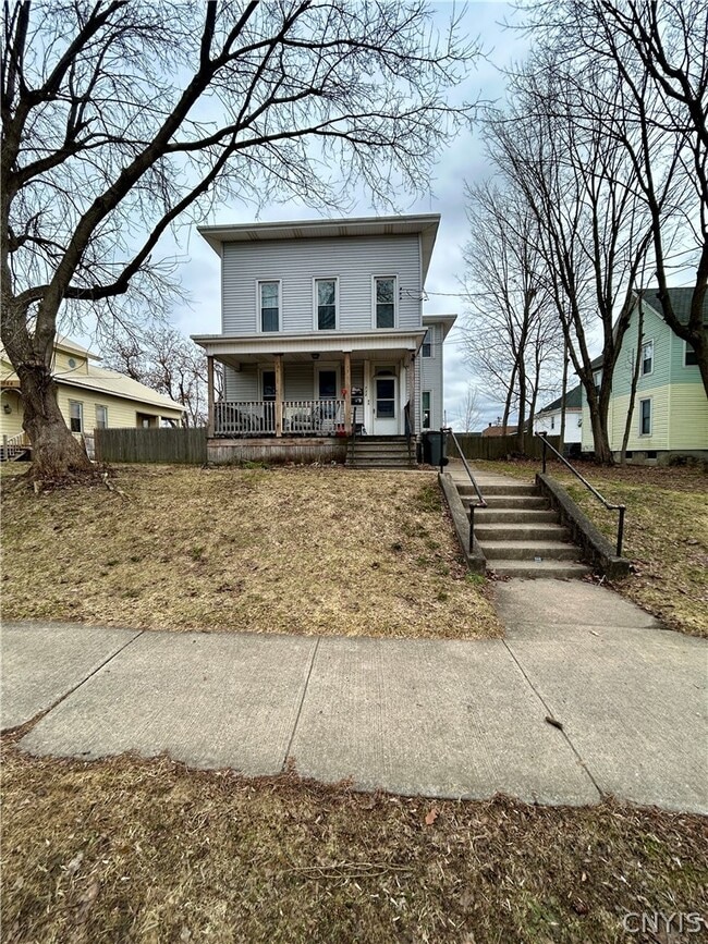 Building Photo - 722 N James St