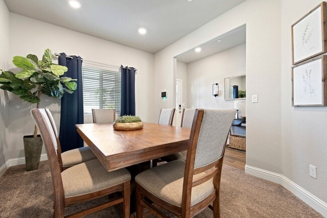Building Photo - Clovis Eastside Home, 4BR/3.5BA, Built 201...