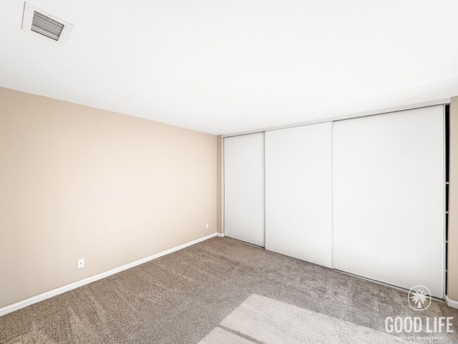 Building Photo - Great 2B/2BA Townhome in Escondido w/ AC, ...