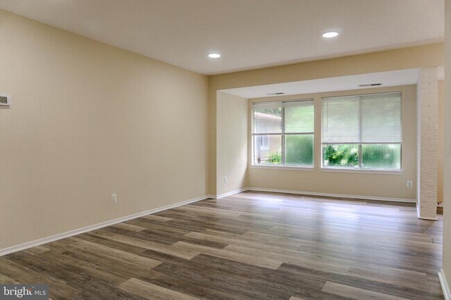 Building Photo - 19443 Brassie Pl