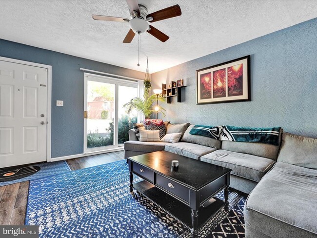 Building Photo - 212 Saratoga Ct