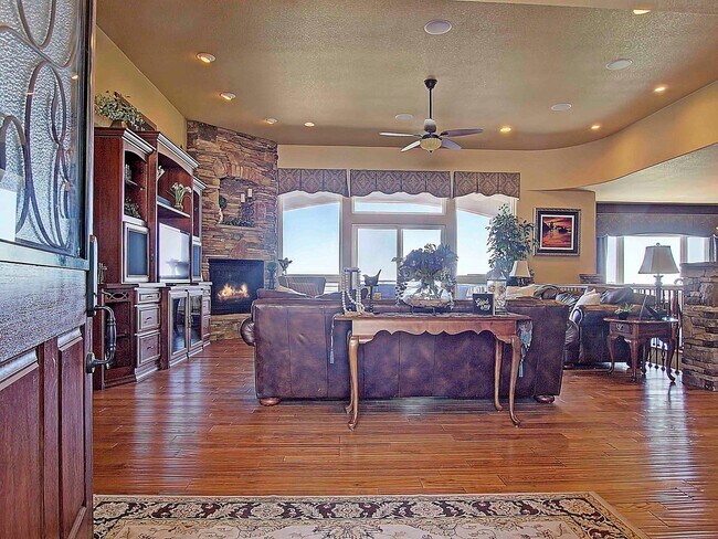 Building Photo - 7975 Ruststone Ct