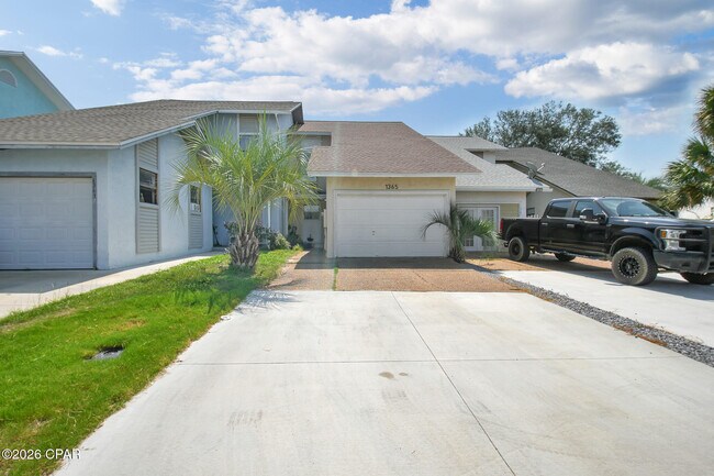 Building Photo - 1365 Capri Dr