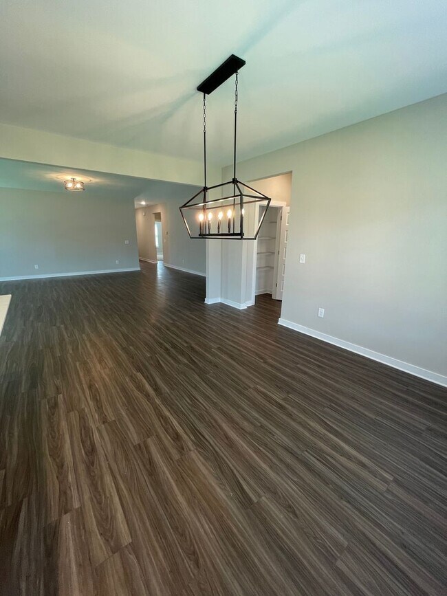 Building Photo - Home for Rent in Tuscaloosa, AL!!! View wi...