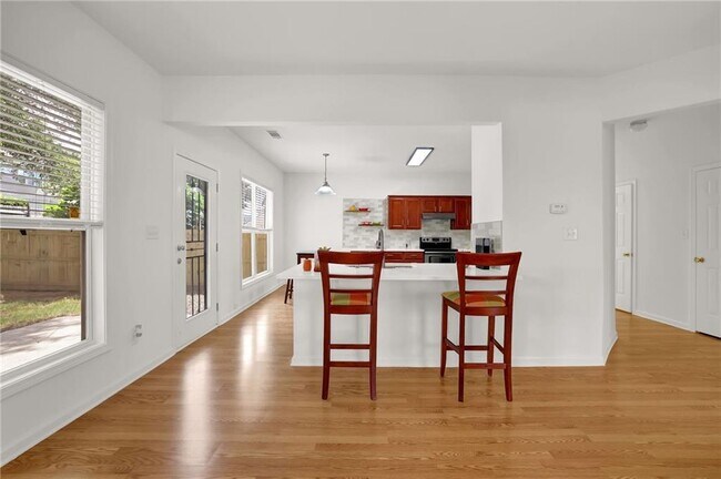 Building Photo - 3335 Briaroak Dr