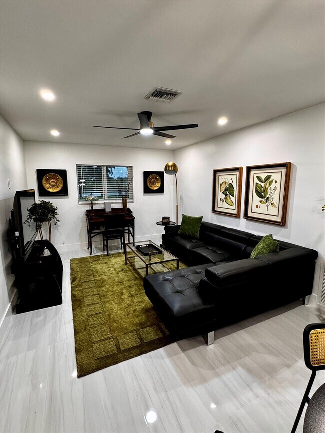 Building Photo - 4101 NW 10th St