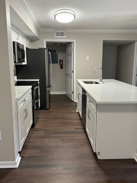 Building Photo - 705 Boardwalk Dr