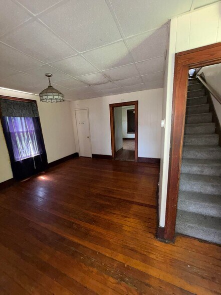 Building Photo - 2120 St Louis Ave