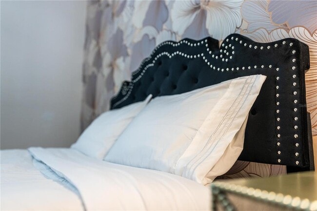 Building Photo - 5151 Ravena Ave E