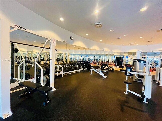 Building Photo - 5600 Collins Ave