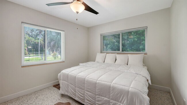 Building Photo - Museum's Area Home