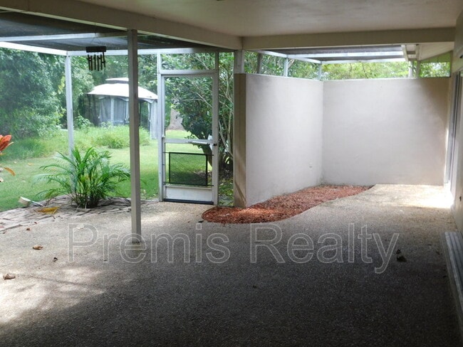 Building Photo - 1840 Oak Forest Dr W