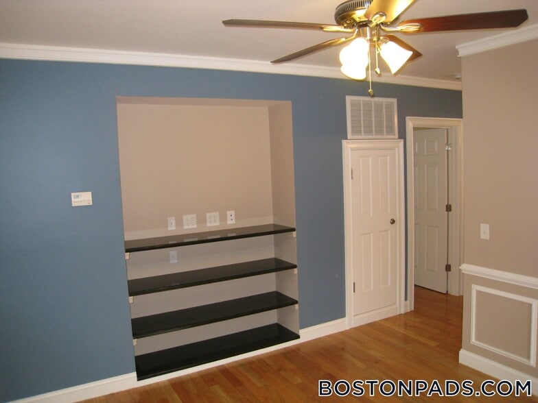 Building Photo - 40 Turner St