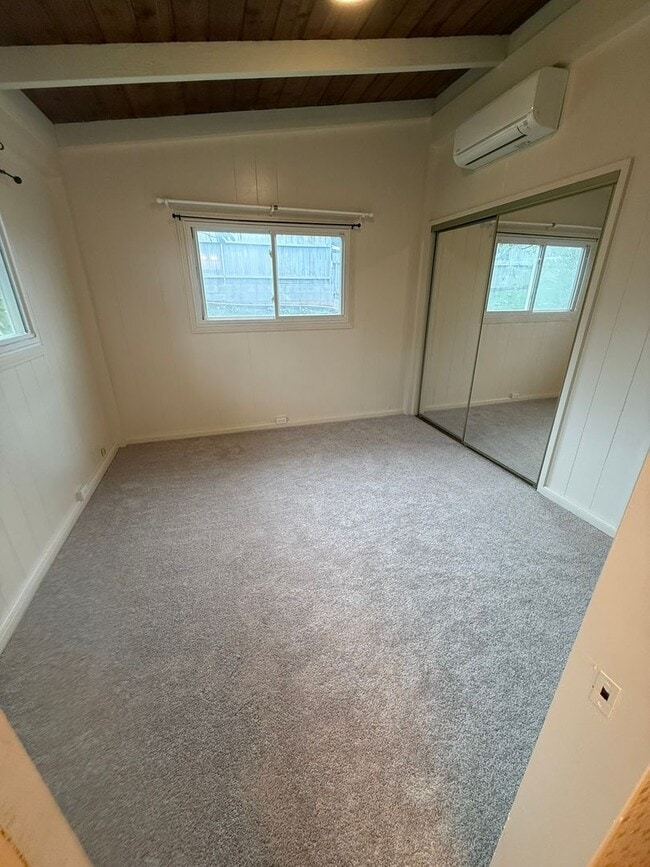 Building Photo - Spacious 3-Bedroom / 2-Bathroom Single-Family Home with Stunning Views – AVAILABLE NOW!