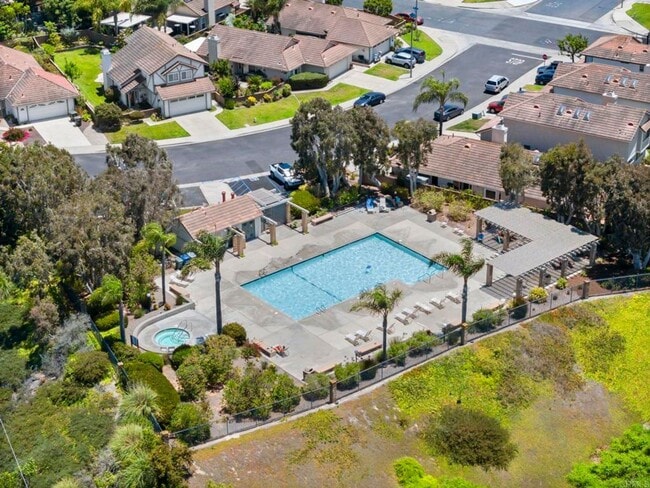 Building Photo - Beautiful Gated Rancho Montecito!