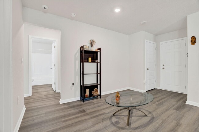 Building Photo - 535 Mary Lou Way