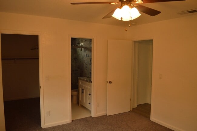 Building Photo - 1074 Plumwood Ct