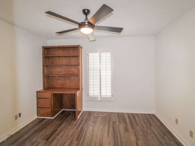 Building Photo - Nice Home in Rogersville!