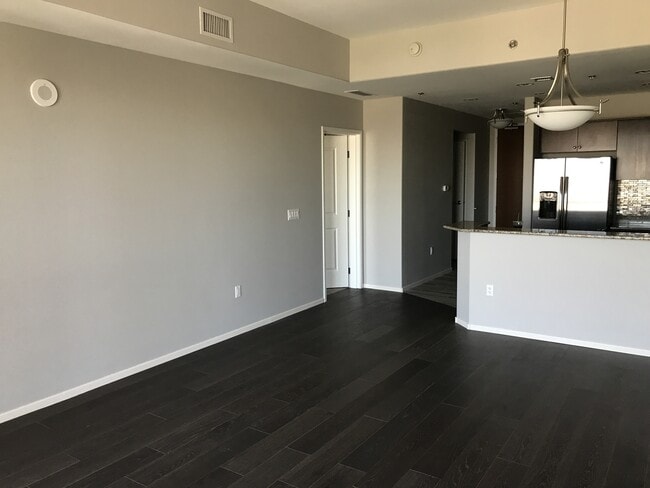 Building Photo - Gorgeous One Las Vegas Unit for Rent !