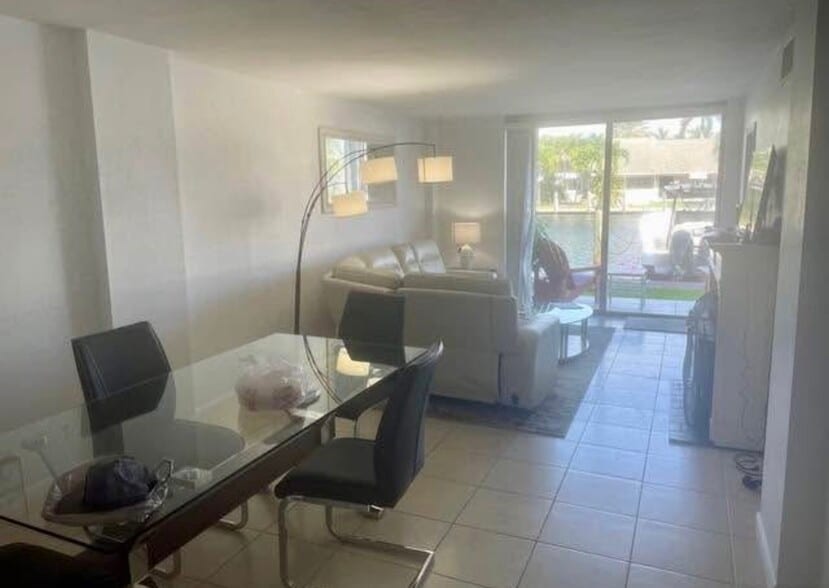 Living space - 1777 SE 15th St