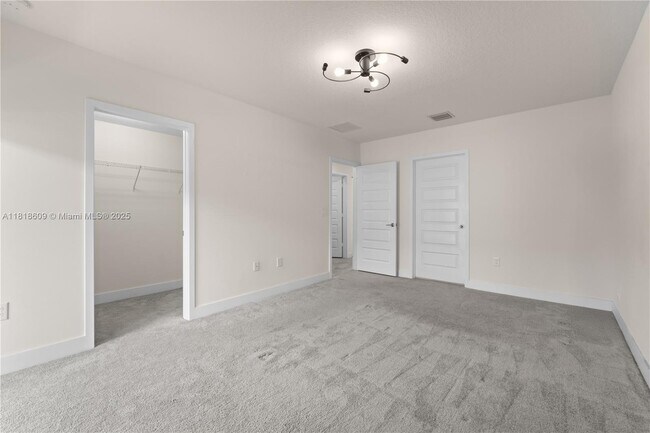 Building Photo - 4746 NW 83rd Pkwy