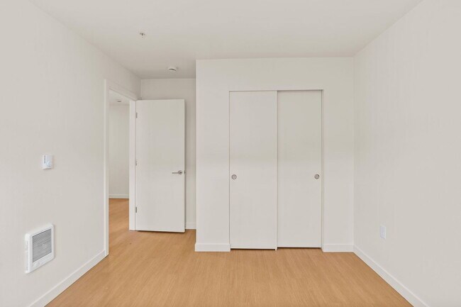 Building Photo - 2901 SE Salem Ave