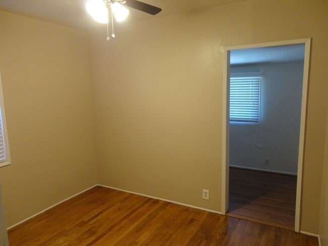 Building Photo - Two Bedroom One Bath Cottage with Hardwood Floors and Patio! Move in Special $1000 off 1st Month'...
