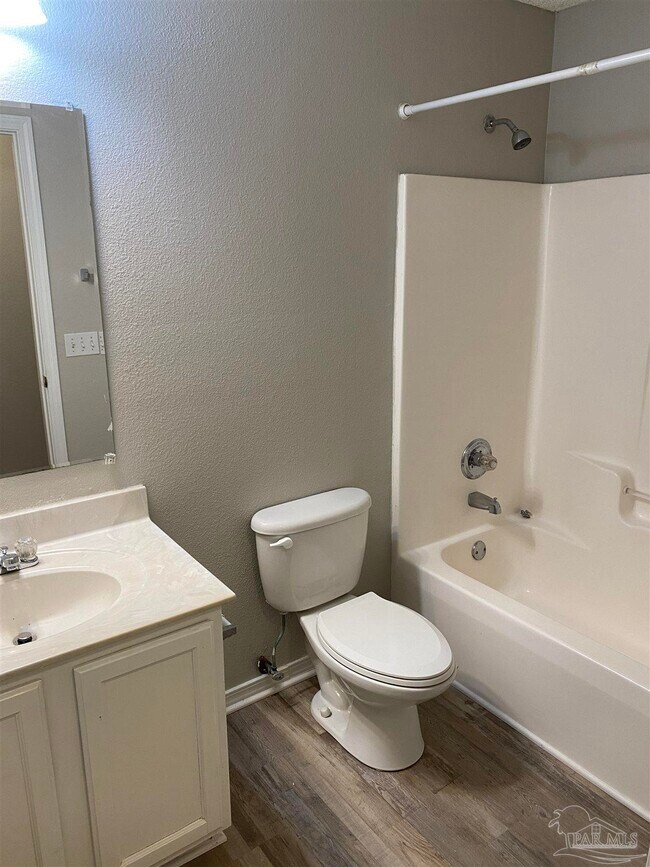 Building Photo - 5162 Brookside Dr