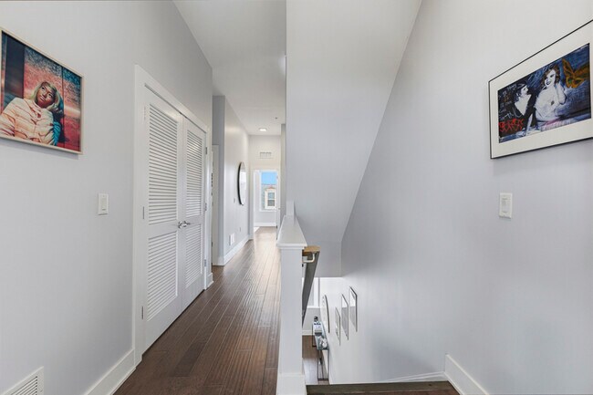Building Photo - 311 38th St