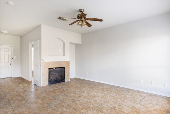 Building Photo - 15410 Fir Woods Ln