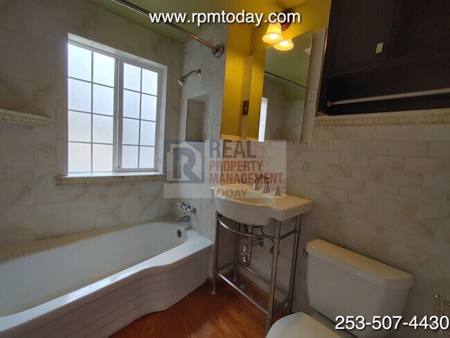 Building Photo - Barlow-1703 (Olympic Group)