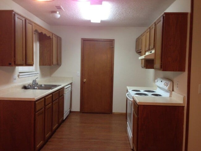 Building Photo - 3606 W Beechwood Dr