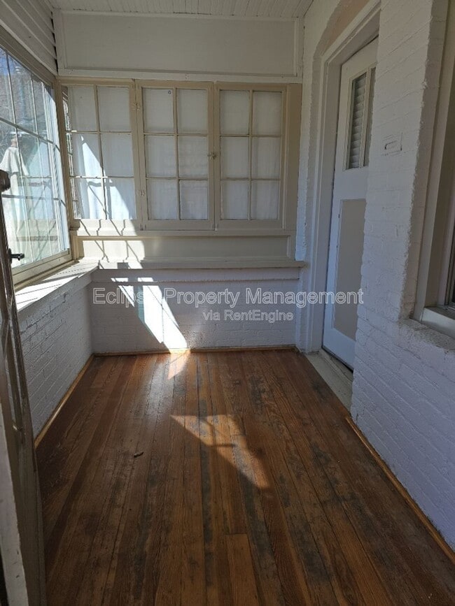 Building Photo - 204 Edison Ave