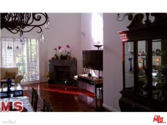 Building Photo - 10620 Eastborne Ave