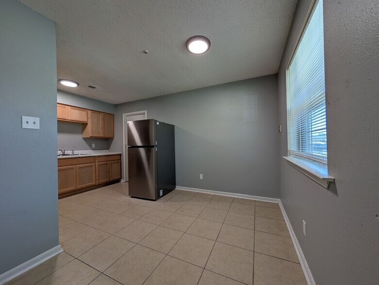 Building Photo - 2113 S Sugar Ridge Dr