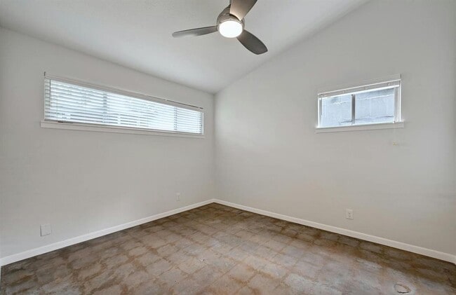 Building Photo - 5511 Jim Hogg Ave