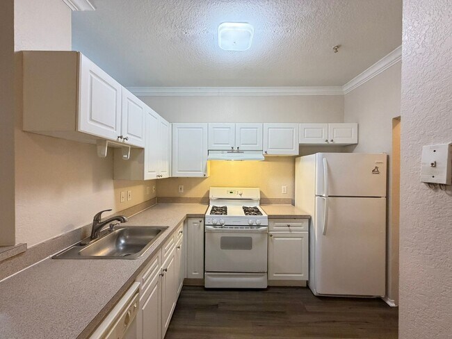 Building Photo - Awesome apartment at Grand Reserve at Kirkman!