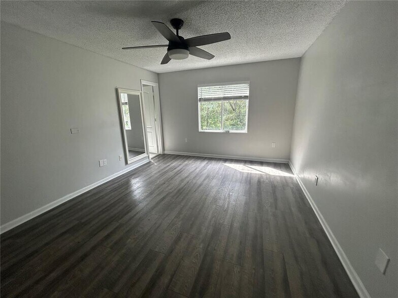 Building Photo - 4752 NW 59th Mnr