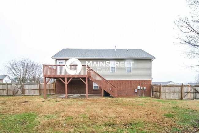 Building Photo - 3 Bedroom Pet-Friendly Home in High Point, NC with Main Street Renewal