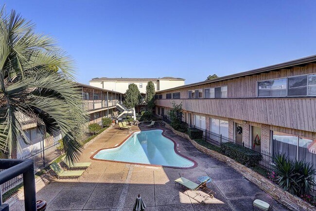 Building Photo - 3809 N Braeswood Blvd
