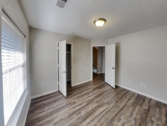 Building Photo - 17826 Camden Oaks Ln