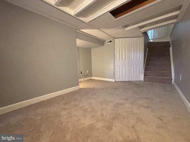 Building Photo - 1218 Riverside Ave