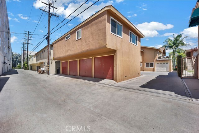 Building Photo - 2214 2nd St