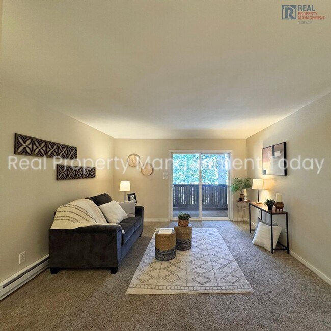 Building Photo - 2 Bedroom Condo in Tacoma!