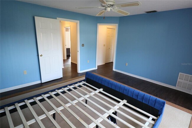 Building Photo - 5424 Saddlebrook Way