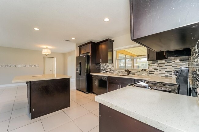 Building Photo - 7520 Coral Blvd